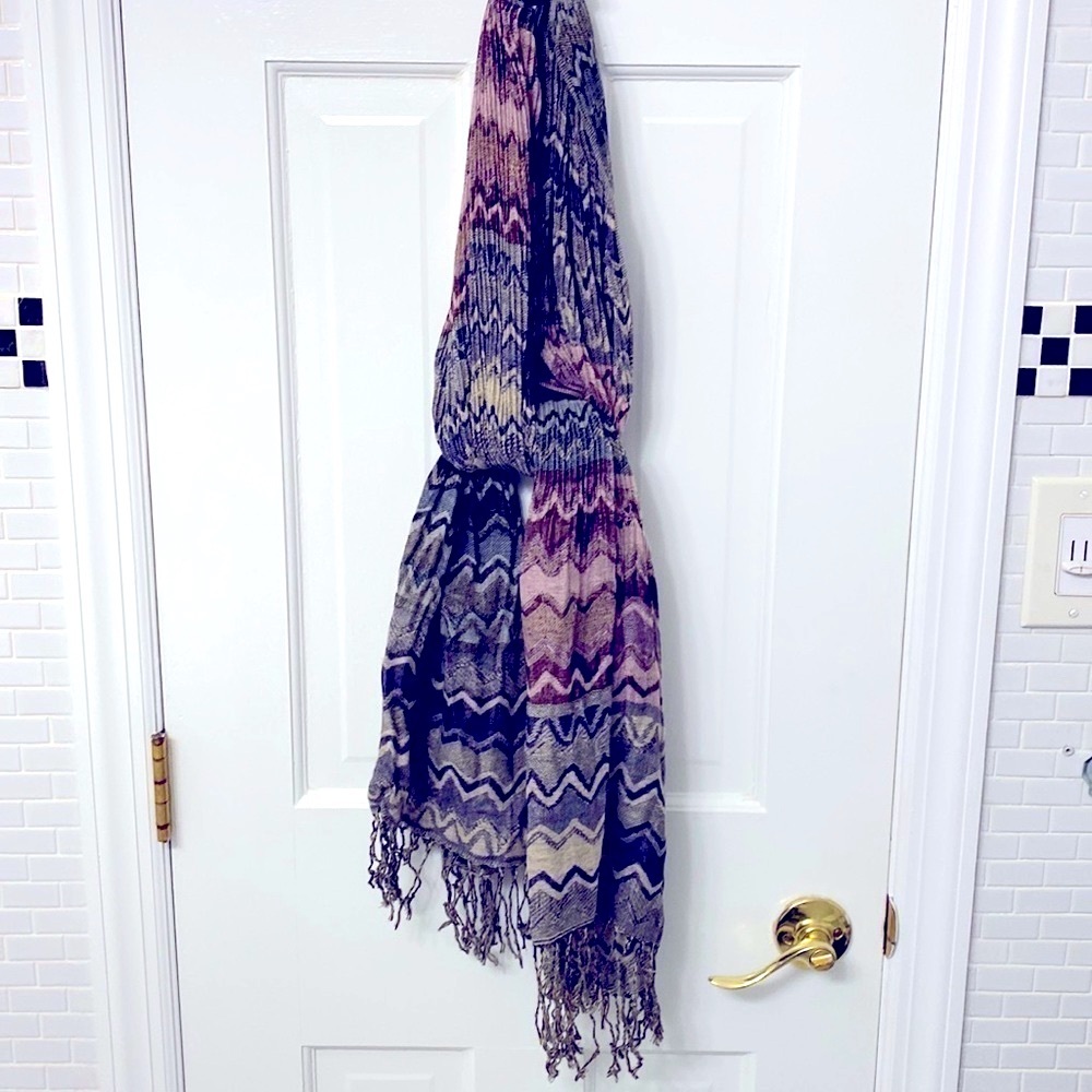 Apt. 9 pleated rayon multi colored scarf/wrap. Black, gray , plum, with fringe. - Picture 6 of 11